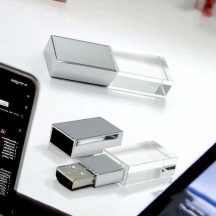 Флешка "Moon" объем памяти 16 Гб с подсветкой